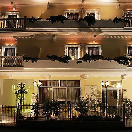 Villa Niki Olympiakí Aktí Exteriör bild